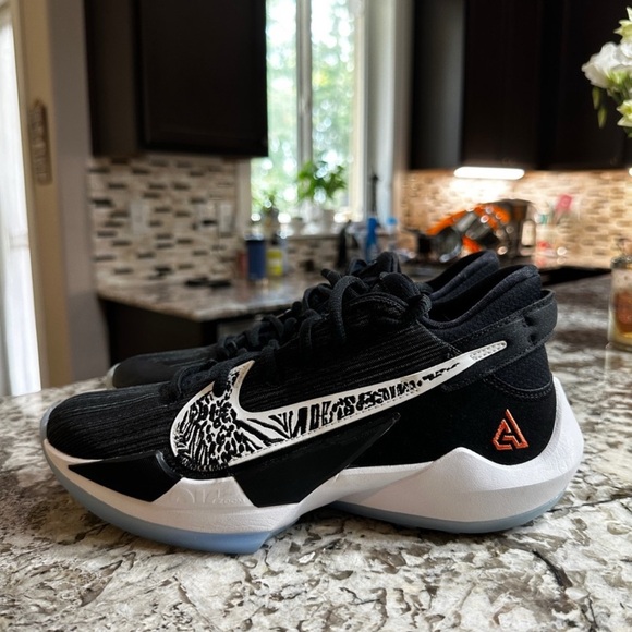 Nike Zoom Freak 2 Black and White - Picture 1 of 5